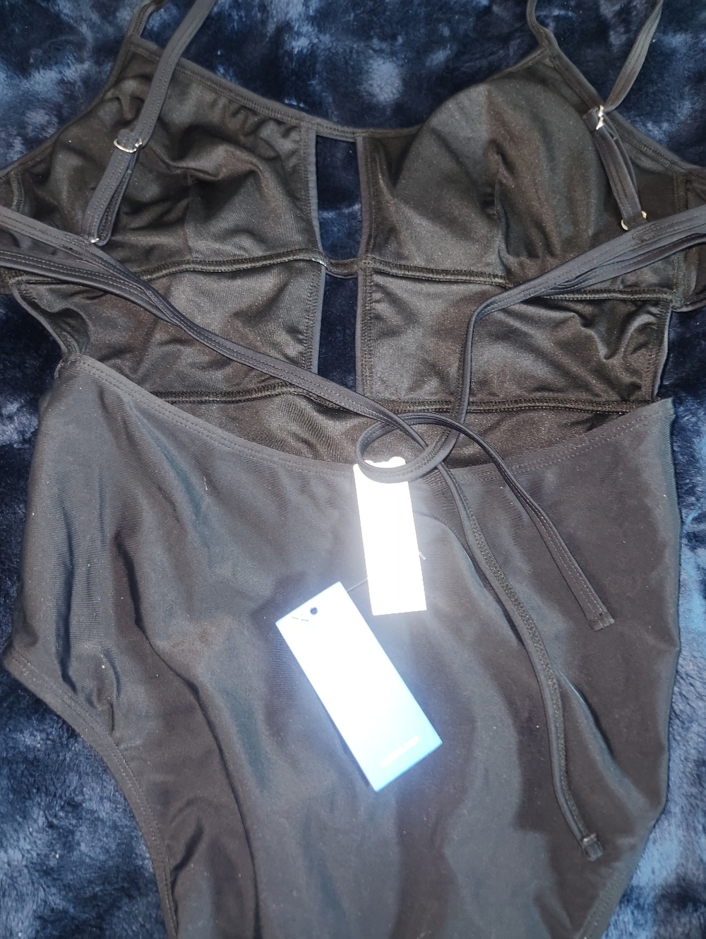 Cupshe One-Piece Swimsuit with Cutout Detail - Picture 6 of 6